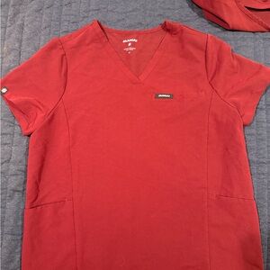 Jaanuu Magna 3-Pocket Scrub Top